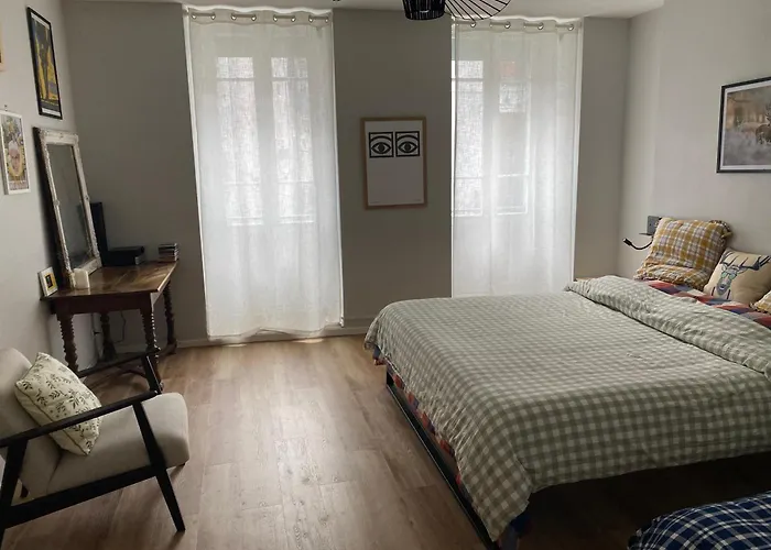 Дом отдыха Chez Harry, Le Manoir Magique, & Week-ends Enchantes, Sejours, Anniversaires, Noel & Halloween, Ideal Familles Et Curistes